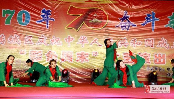 新加坡这一夜,女星突破自我!都很敢穿,不再保守,脸上写满野心